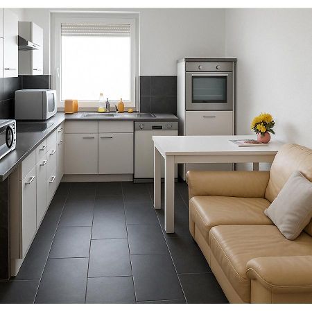 Gemuetliches Lisa Zimmer Mit Gemeinschaftskueche Heilbronn Zentrum المظهر الخارجي الصورة