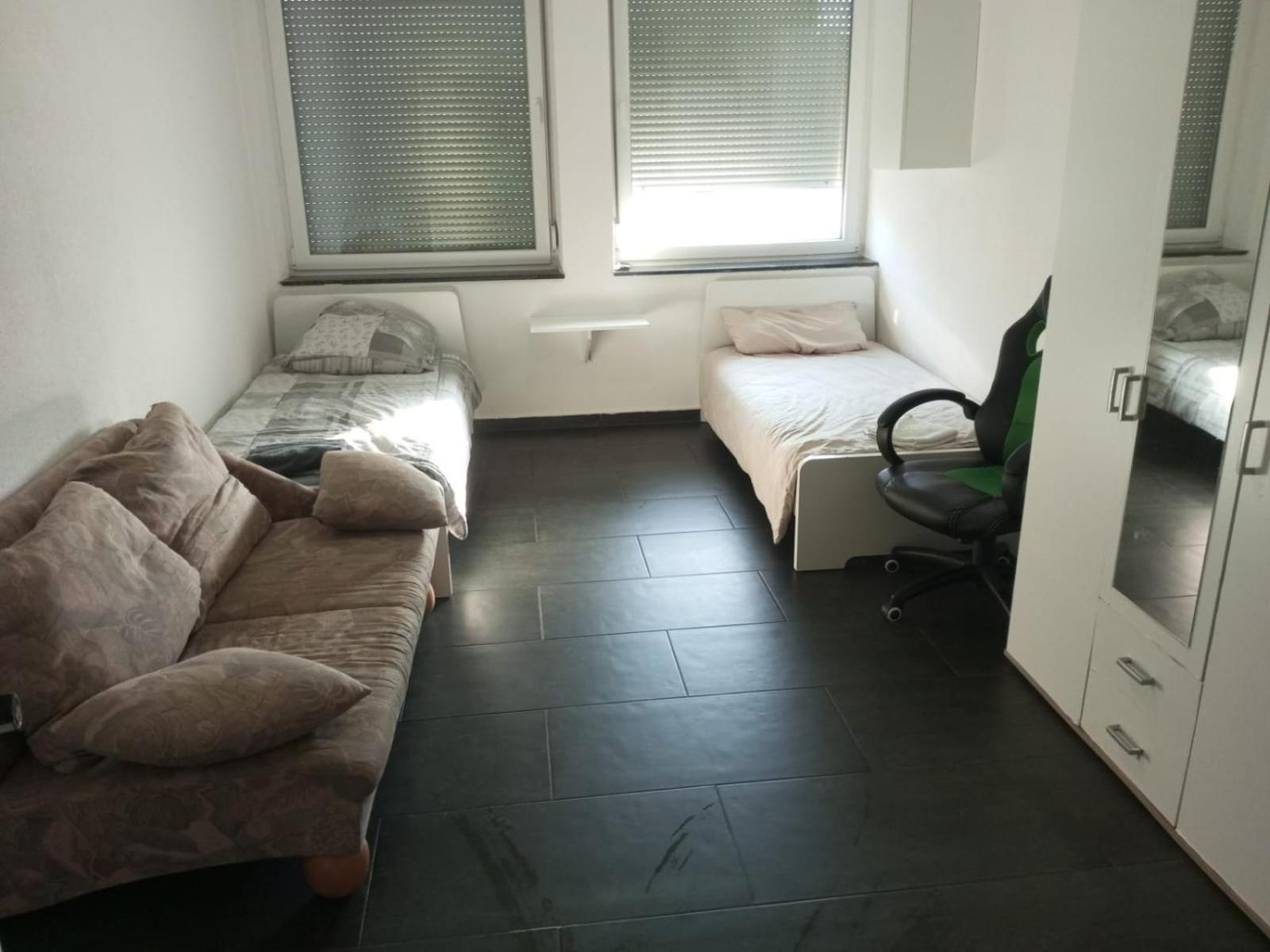 Gemuetliches Lisa Zimmer Mit Gemeinschaftskueche Heilbronn Zentrum المظهر الخارجي الصورة